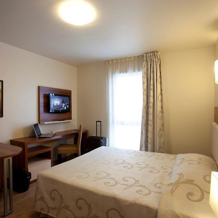 كانْسي سو سونارْ Villa Val Senart 1Ere Avenue الغرفة الصورة