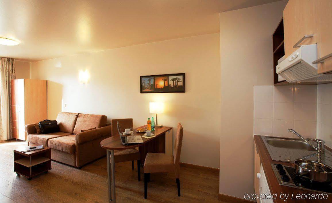 كانْسي سو سونارْ Villa Val Senart 1Ere Avenue الغرفة الصورة
